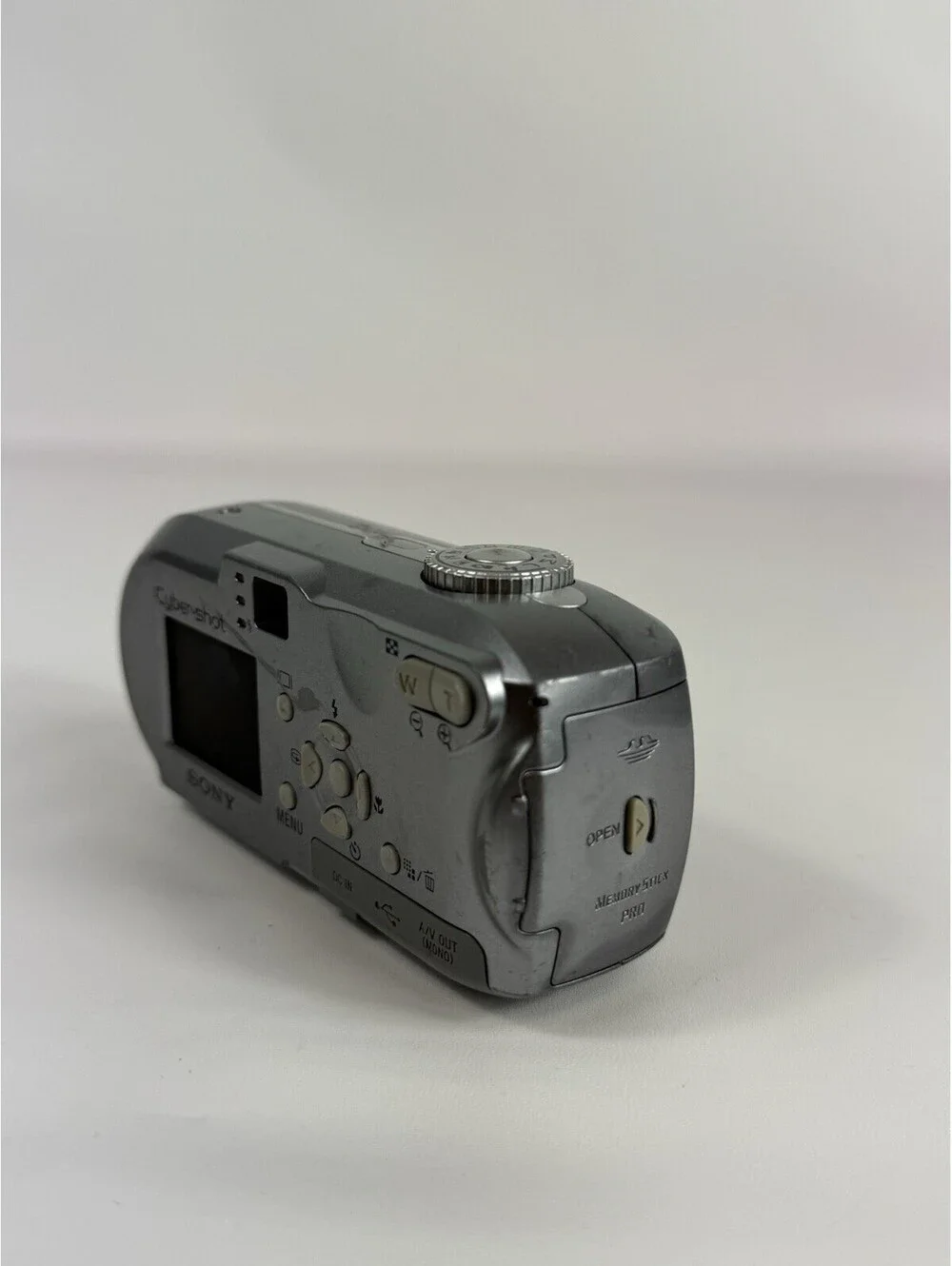 Sony Cyber-shot DSC-P93A 5.1MP Digital Camera Smart Zoom Silver Vintage